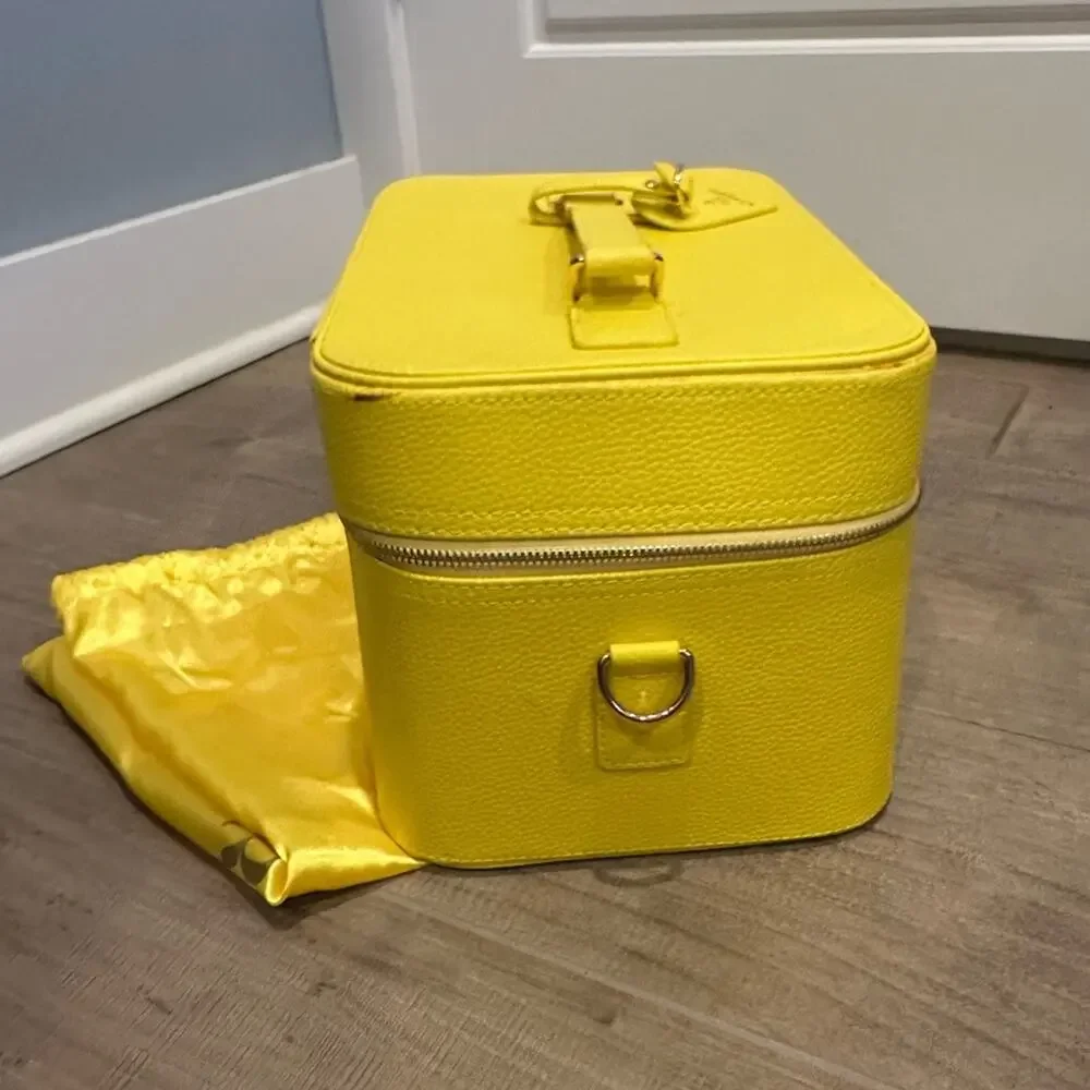 Truly Los Angeles St Tropez Luxury Beauty Trunk Train Case XL